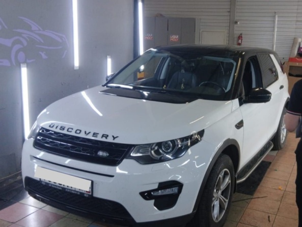 zamena-lobovogo-stekla-land-rover