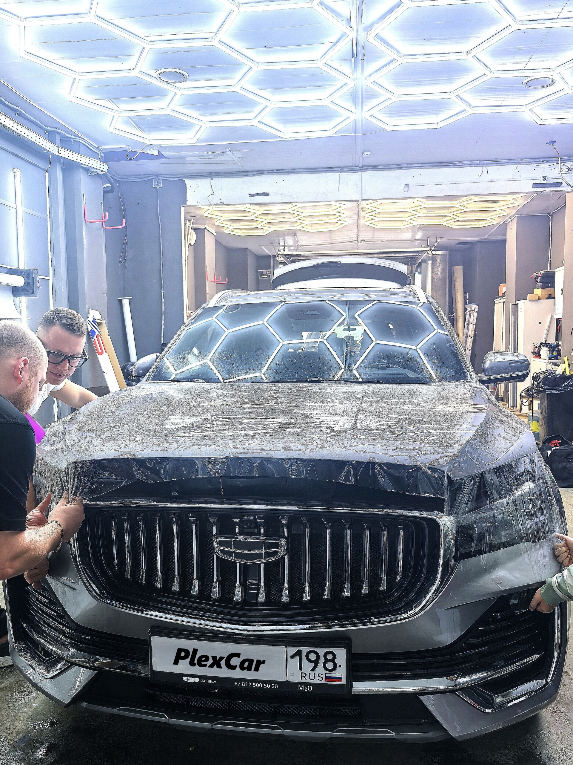 Оклейка зон риска Geely Monjaro 2025 — оклейка капота