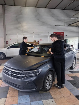 Замена лобового стекла VW POLO